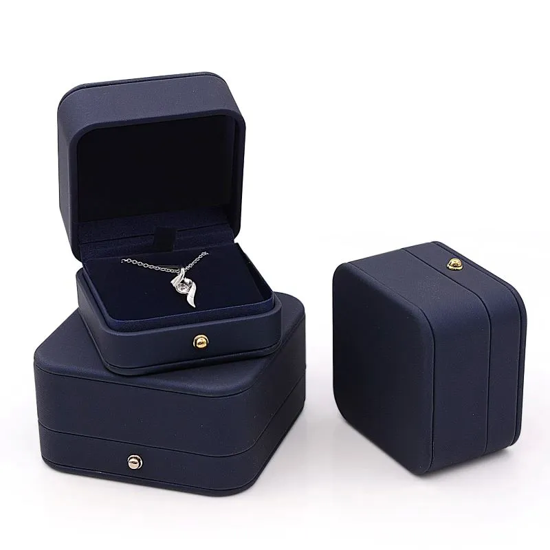 necklace pendant box