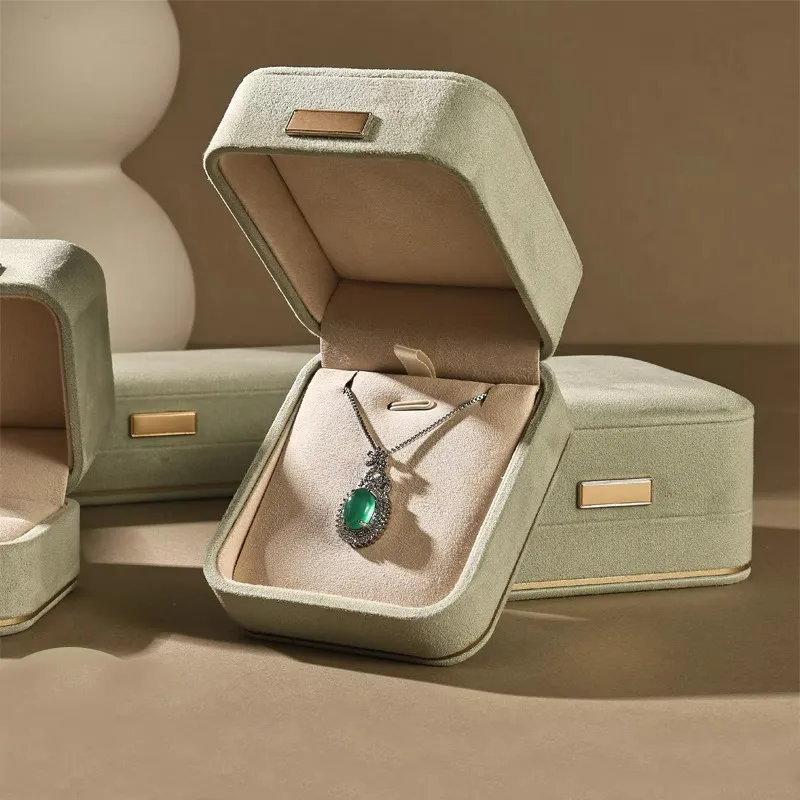 necklace pendant box